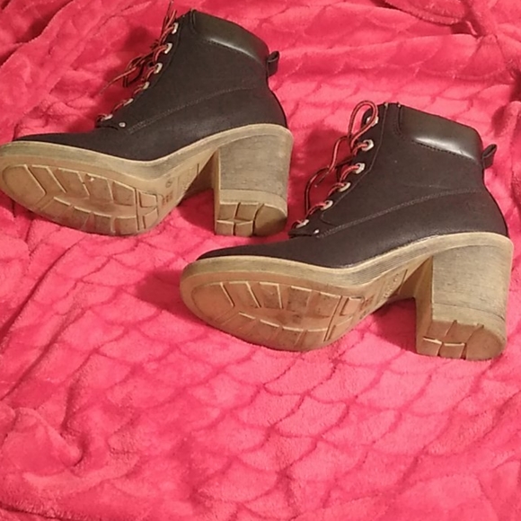 Leather boots - Picture 3 of 3